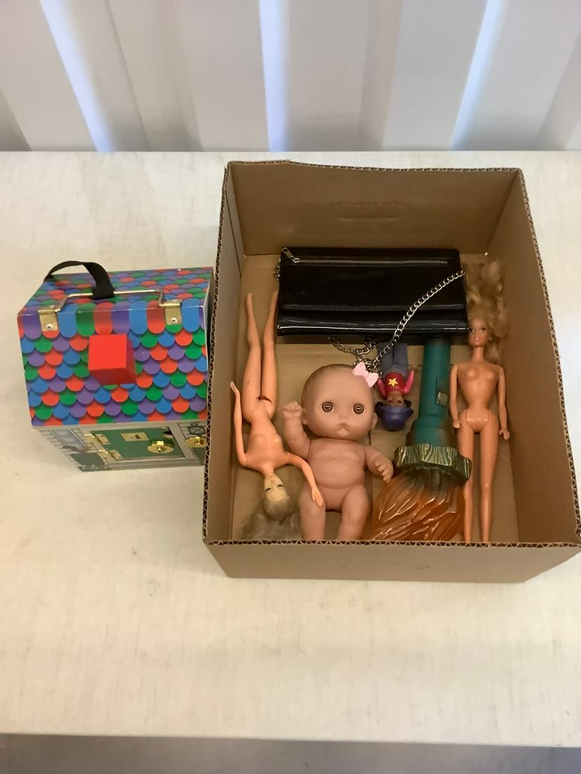 Melissa and Doug doorbell house, dolls and more: Melissa and Doug doorbell house, dolls and more