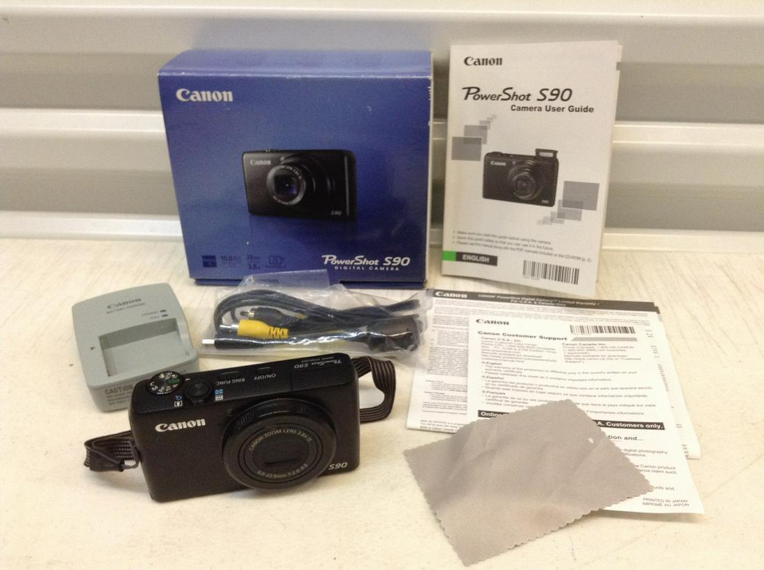 Canon Powershot S90 Camera (1 of 1)