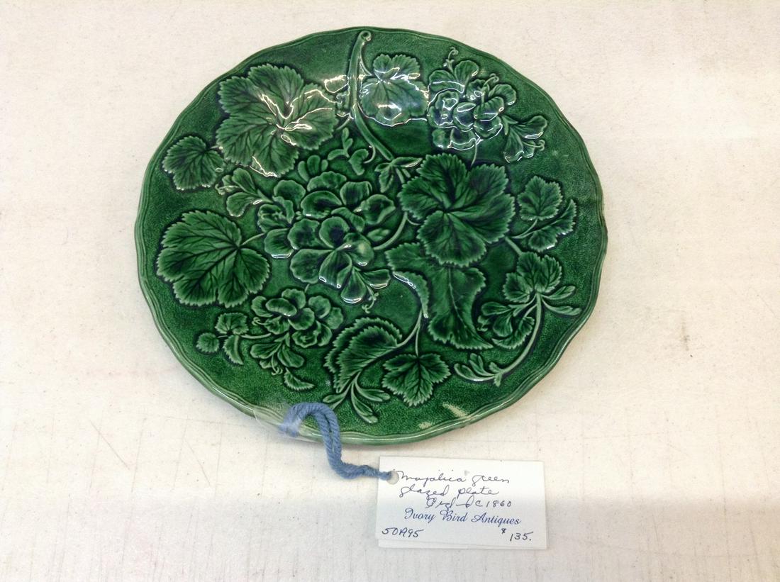 Antique 1800s Majolica Green Glazed Leaf Plate 9" (1 of 1)