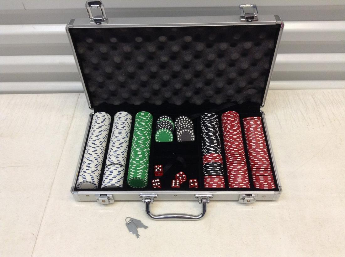 Poker Chip Set in Case with  Keys (1 of 1)