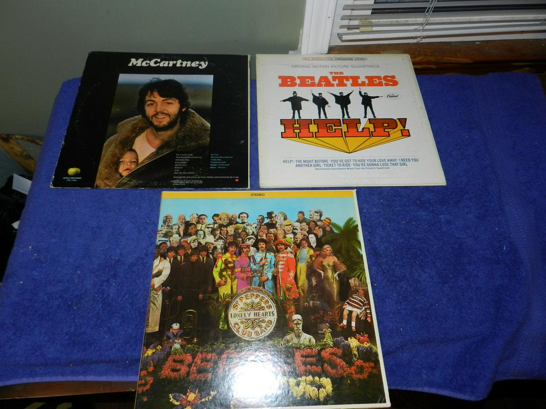Lot of 3 Beatles Records: Sleeve wear, light surface wear, play fine