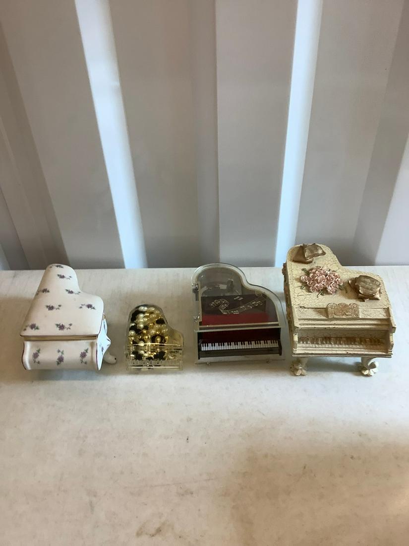 Lot of piano music boxes and more: Lot of piano music boxes and more