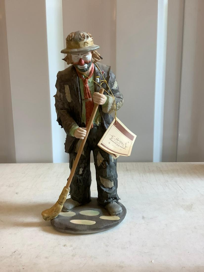 Emett Kelly Jr Limited Edition clown sweeper 10 inch: Emett Kelly Jr Limited Edition clown sweeper 10 inch