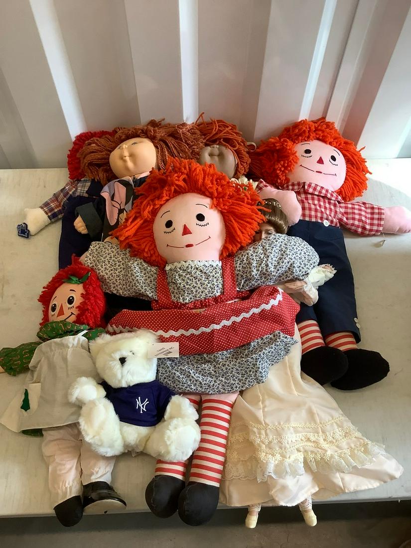 Large lot of raggedy anne cabbage patch and more dolls (1 of 1)