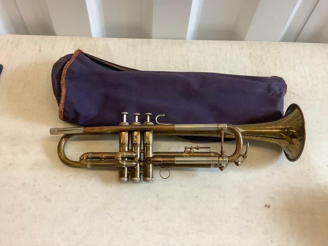 Trumpet missing moutpiece: Trumpet missing moutpiece