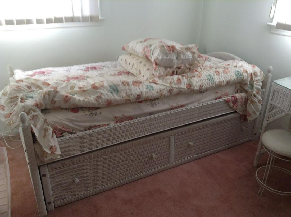 Wicker Twin Trundle Bed with Two Mattresses and bedding (1 of 1)