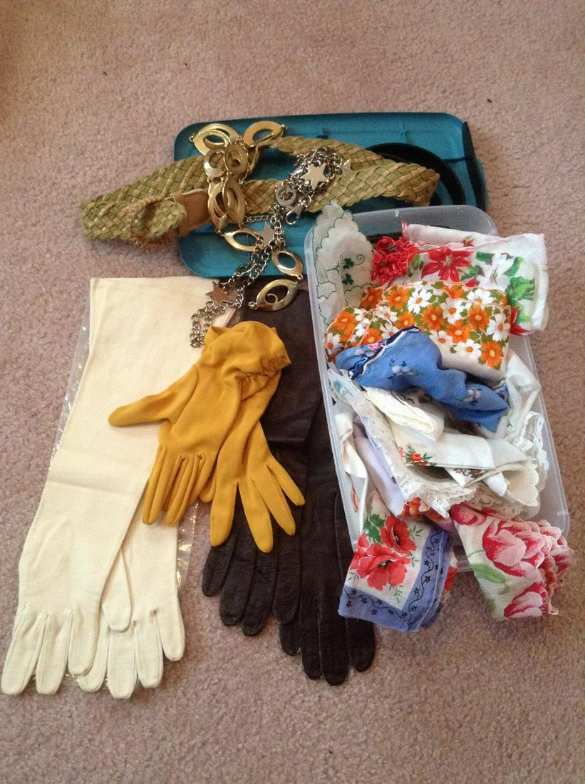 Vintage Hankies, gloves and more: Vintage Hankies, gloves and more