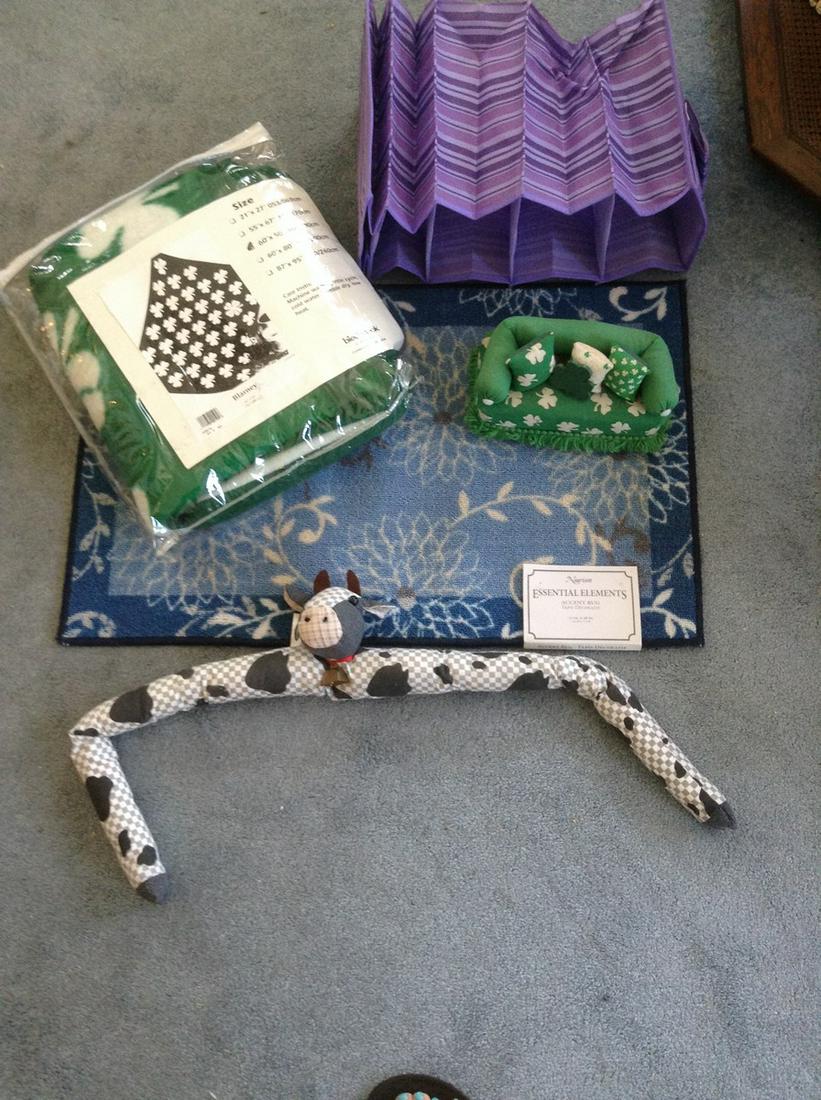 Biederlack Shamrock Throw, doorstop, draft blocker and: Biederlack Shamrock Throw, doorstop, draft blocker and more