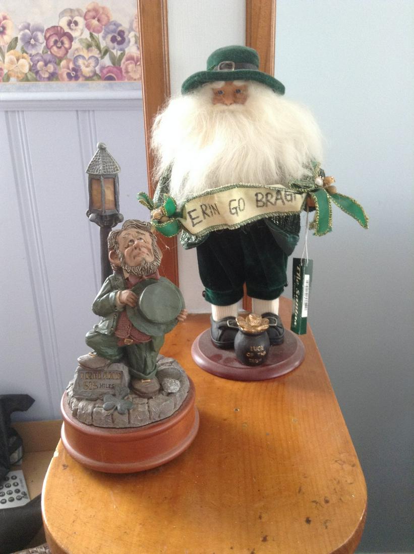 Musical "Danny Boy" and Irish Tina Mitchell Santa 11" (1 of 1)