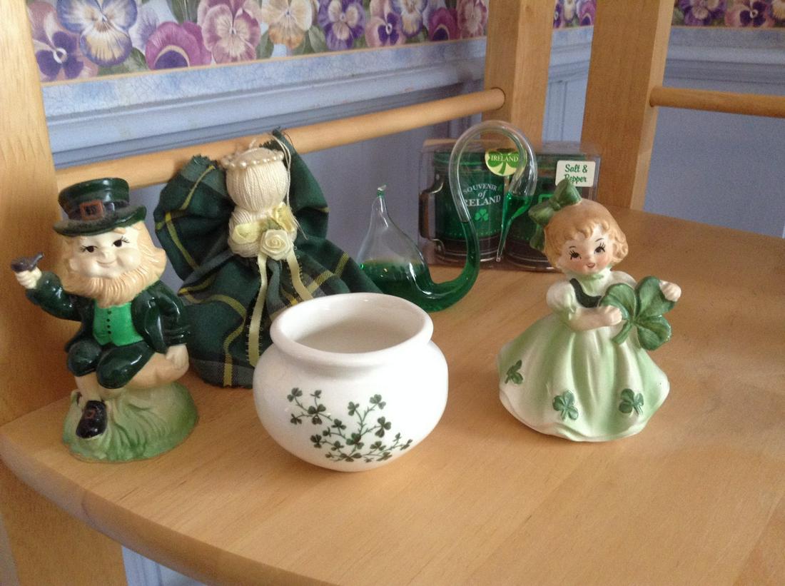 Lot of Irish Collectibles: Lot of Irish Collectibles