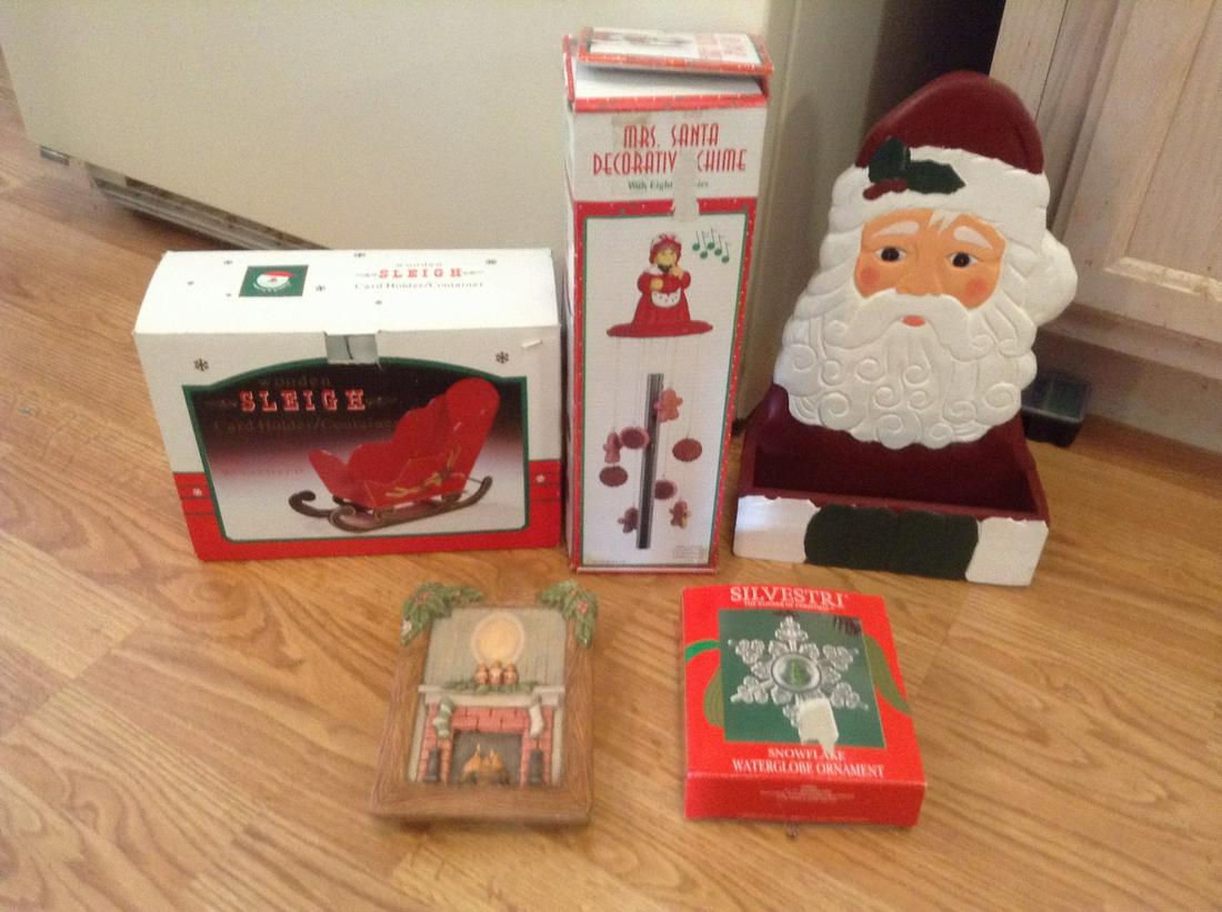 Santa's World Wood Sleigh in the box and other: Santa's World Wood Sleigh in the box and other Christmas