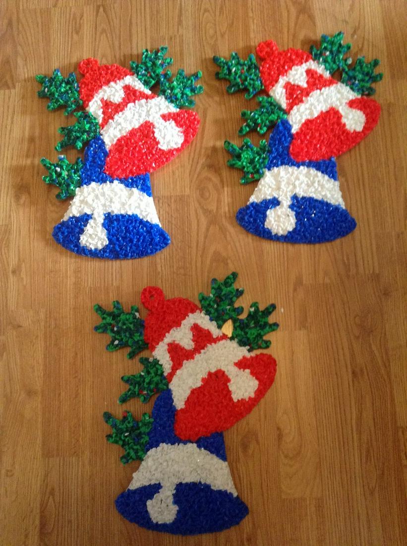 Vintage Popcorn Christmas Wall Hangings 17" (1 of 1)