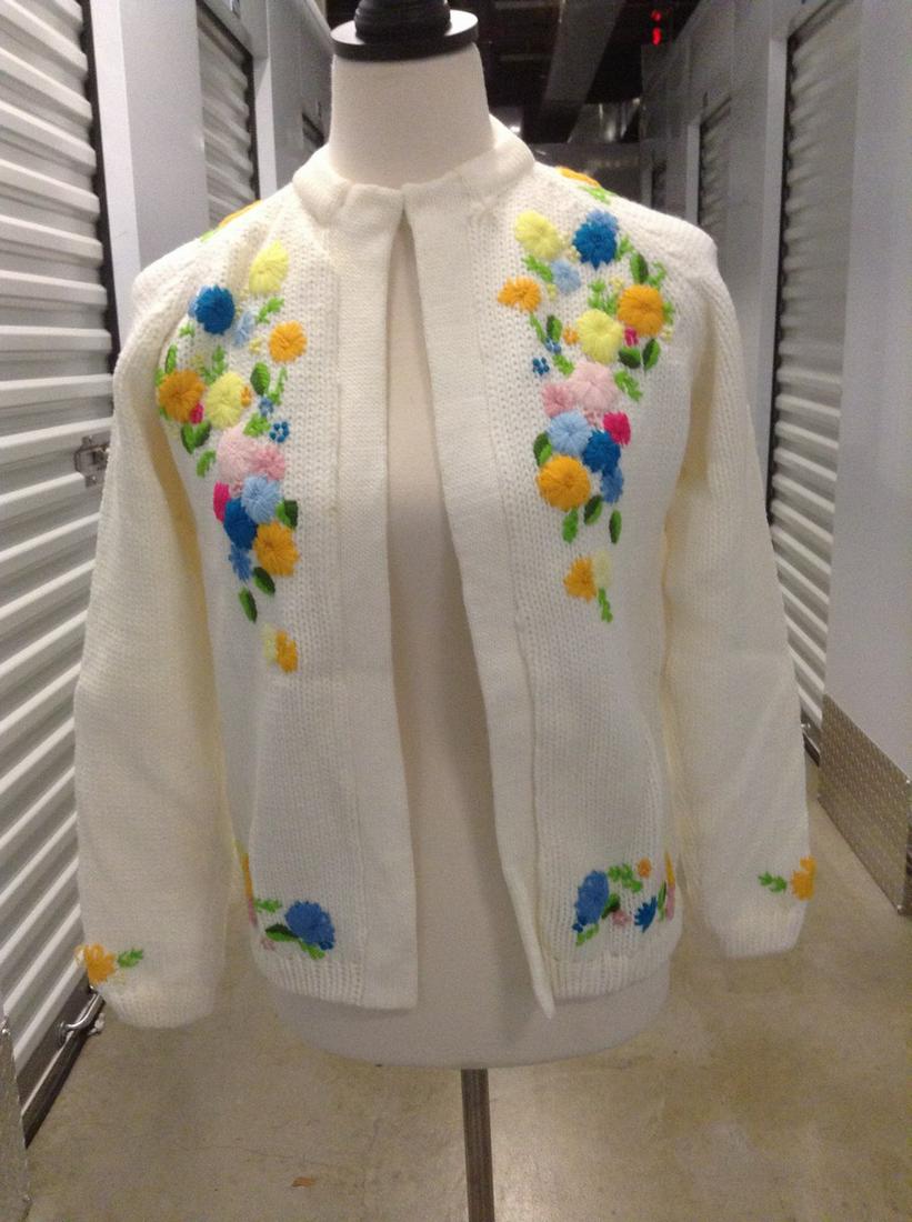 Vintage 100% Virgin Acrylic Fibre Cardigan Size M (1 of 1)