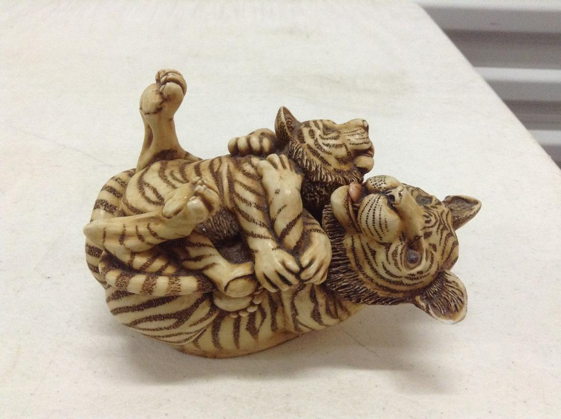 Tiger with Cub Carved Lidded Trinket Box 5" long: Tiger with Cub Carved Lidded Trinket Box 5" long