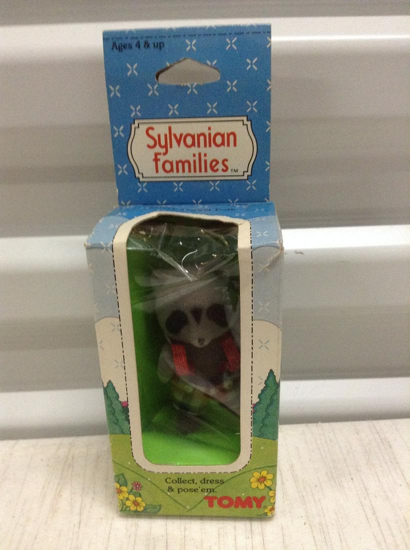 1985 Tomy Sylvanian Families Furry Forest Folk Racoon: 1985 Tomy Sylvanian Families Furry Forest Folk Racoon in the box