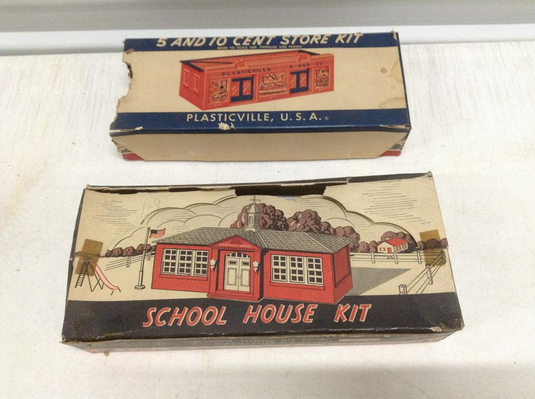 1950s Plasticville USA Schoolhouse Kit and 5 and 10 (1 of 1)