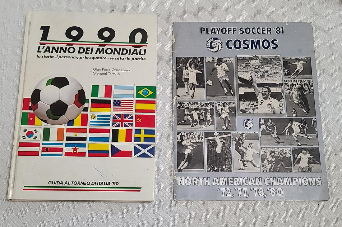 Vintage Soccer Book and Magazine: Vintage Soccer Book and Magazine