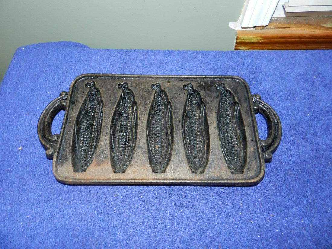 Vintage 1984 John wright Cornhuskers Pan Cast Iron (1 of 1)