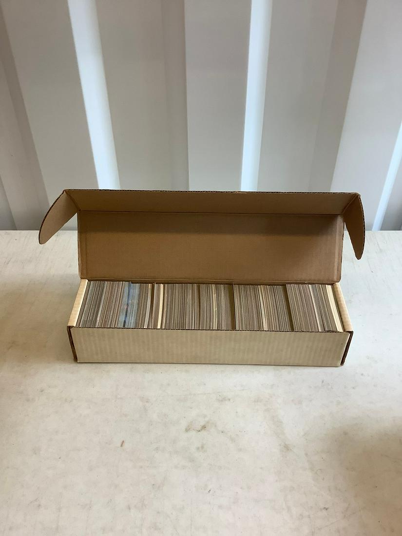 Large lot of assorted 1980's baseball cards (1 of 1)