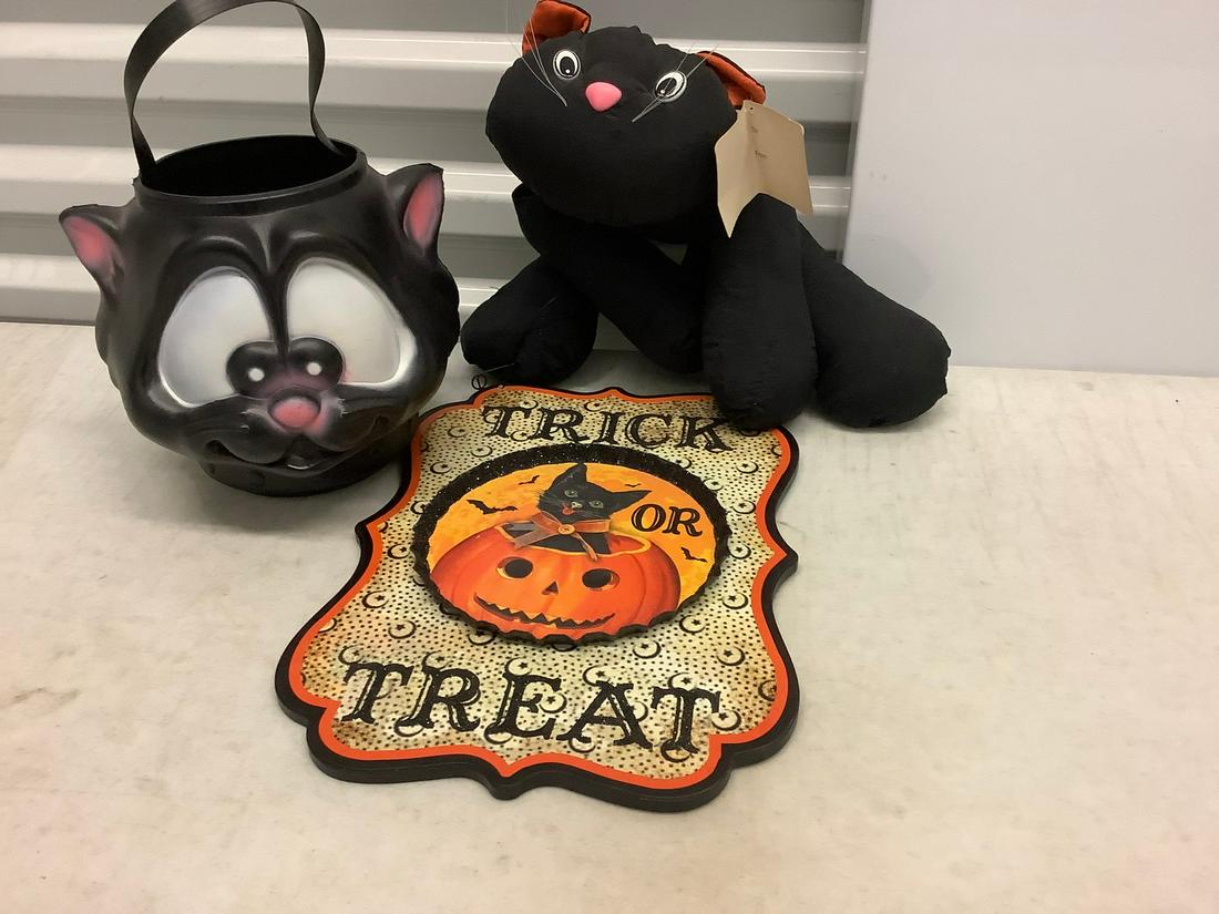 Halloween "Black Cat " Lot Sign, Pail, Cat: Halloween "Black Cat " Lot Sign, Pail, Cat