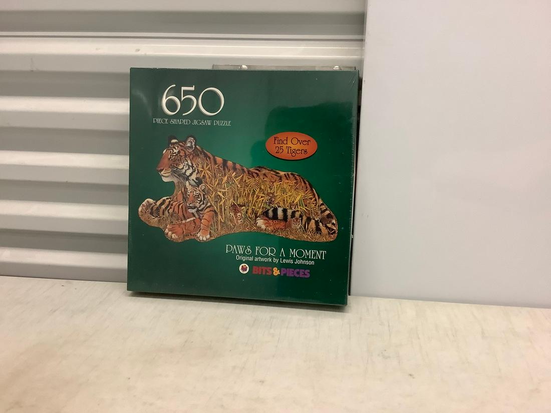 Sealed "Bits & Pieces" Tigers Puzzle: Sealed "Bits & Pieces" Tigers Puzzle