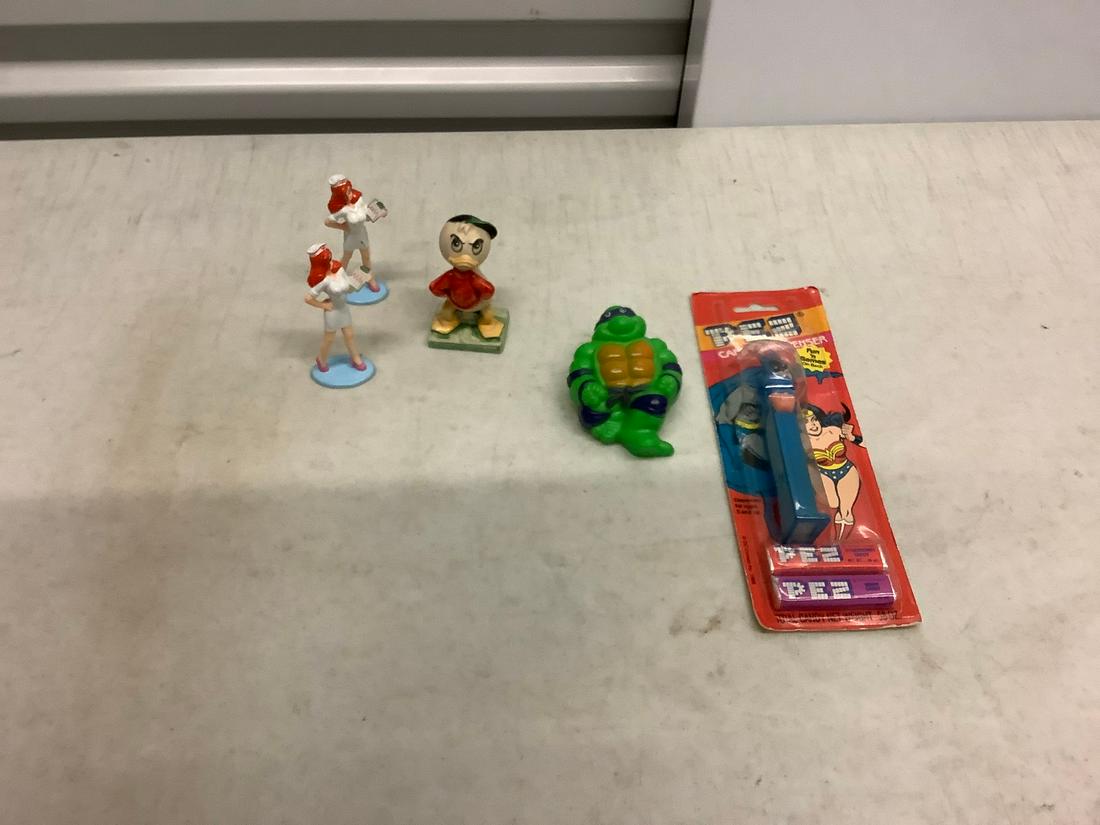 Vintage Batman Pez, Ninja turtles nightlight and more (1 of 1)