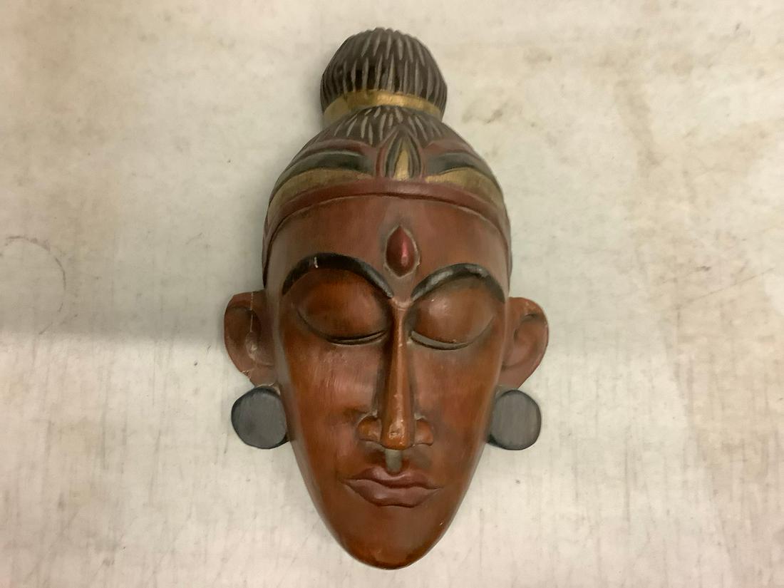 Wood carved wall hanging head (1 of 1)