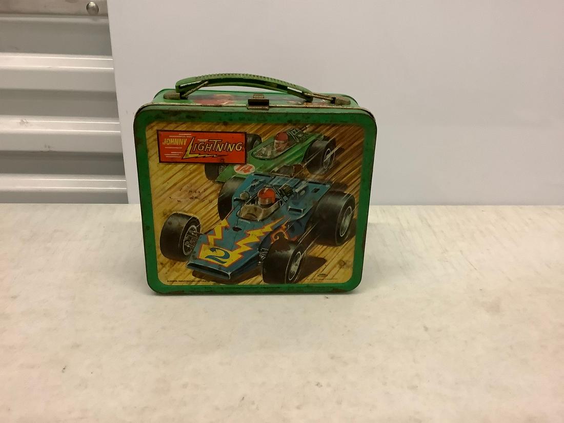 Vintage johnny lightning lunch box: Vintage johnny lightning lunch box