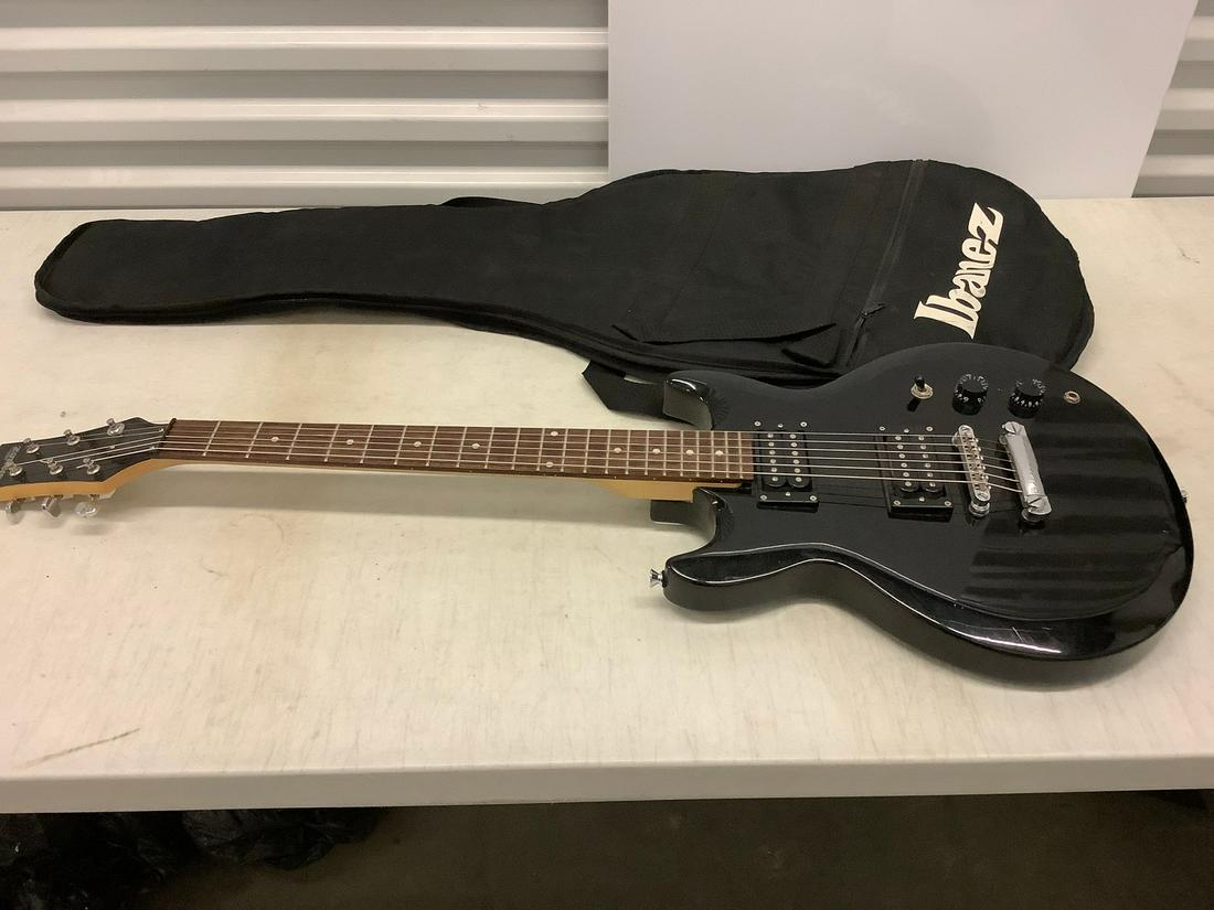 Ibanez Guitar with case: Ibanez Guitar with case