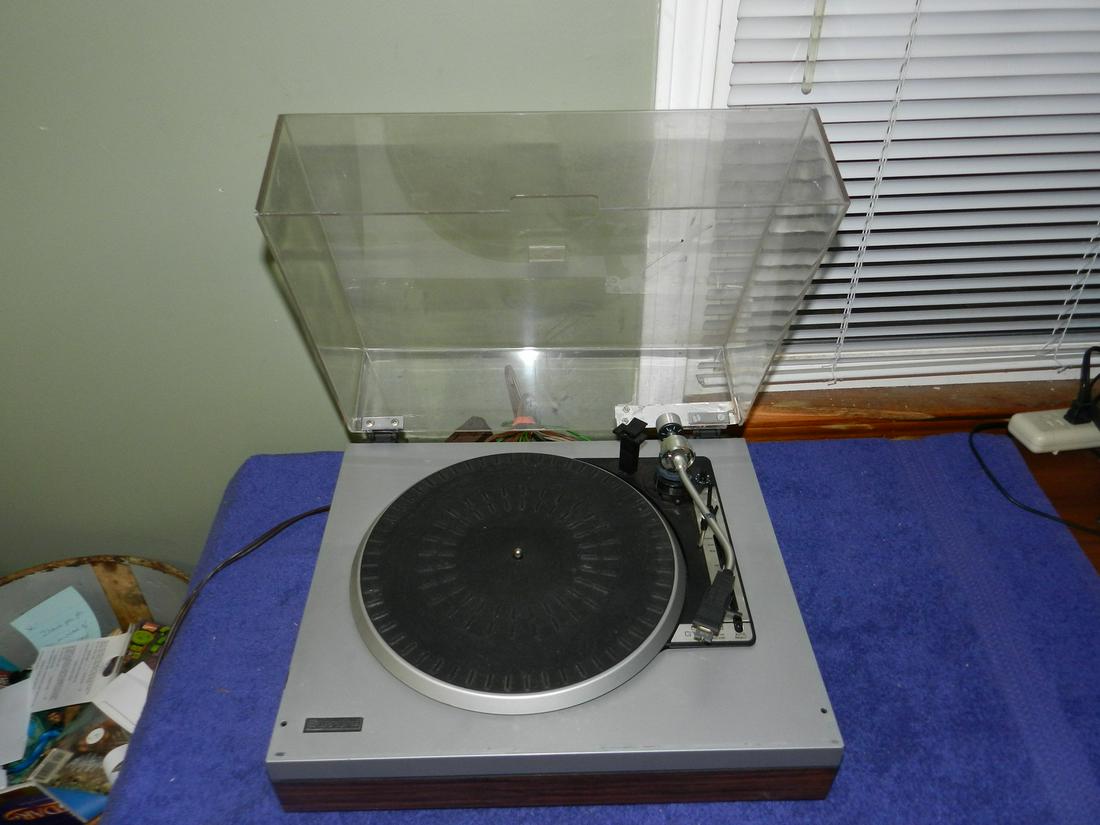 Vintage Garrard Turntable GT12 (1 of 1)