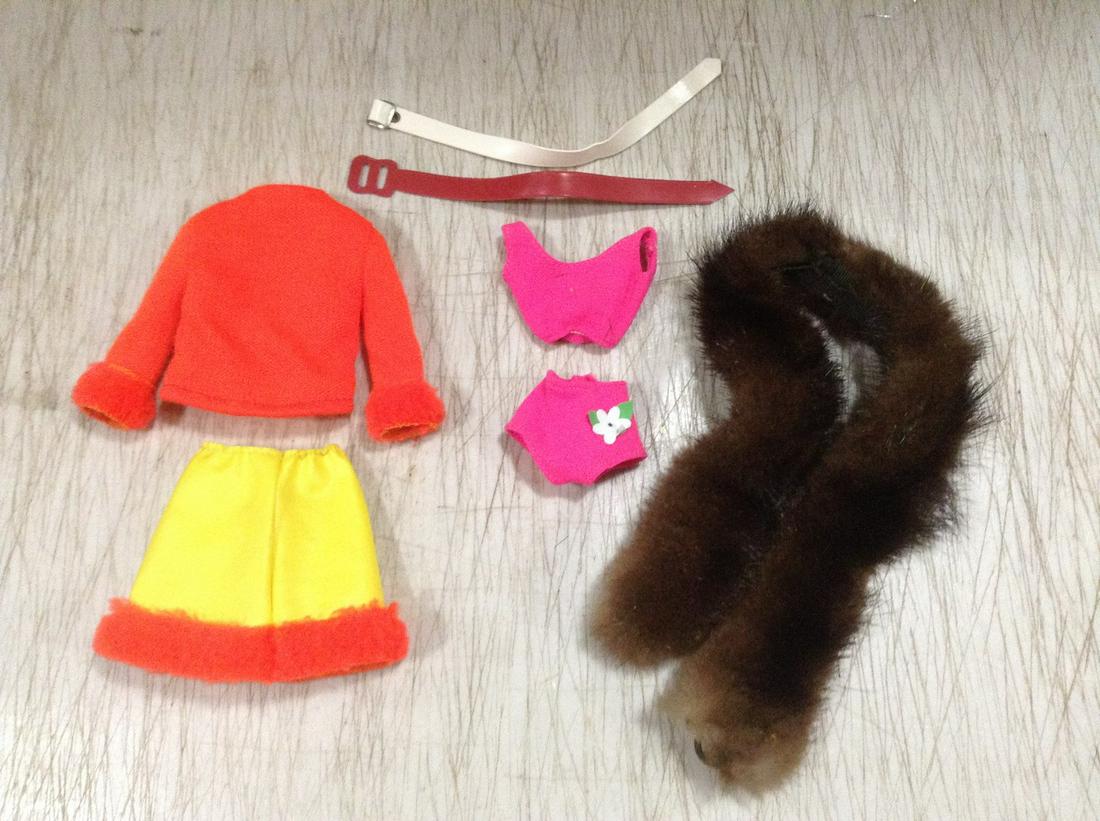 Black Label Mattel Barbie Outfits & Real Fur Stole: Black Label Mattel Barbie Outfits & Real Fur Stole