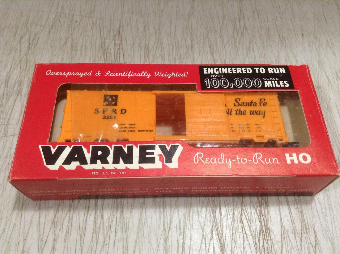 Varney Santa Fe Steel Box Car 2669SF HO Train in the: Varney Santa Fe Steel Box Car 2669SF HO Train in the box