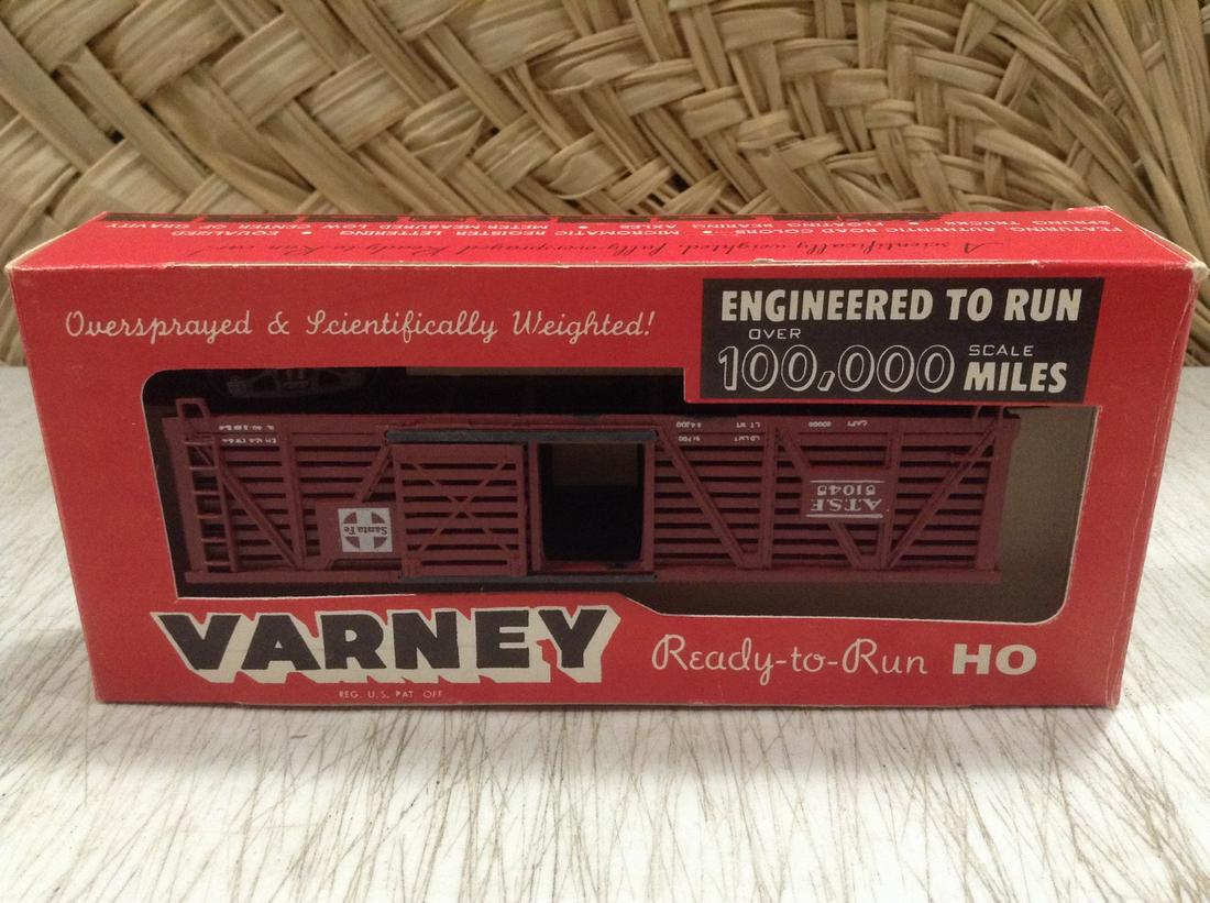 Varney Santa Fe Cattle Car 2464 HO Train in the box: Varney Santa Fe Cattle Car 2464 HO Train in the box