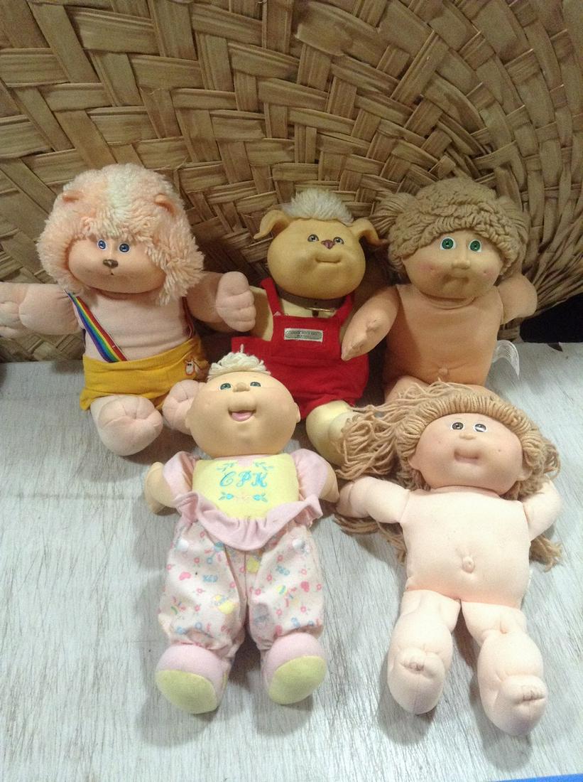 Large lot of Vintage Cabbage Patch Dolls (1 of 1)