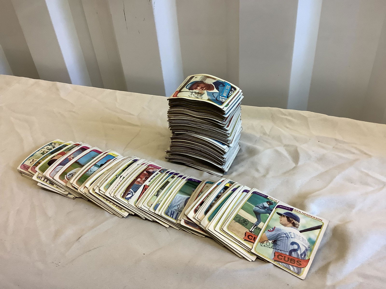 Large Lot of 1980 Baseball Cards (1 of 1)