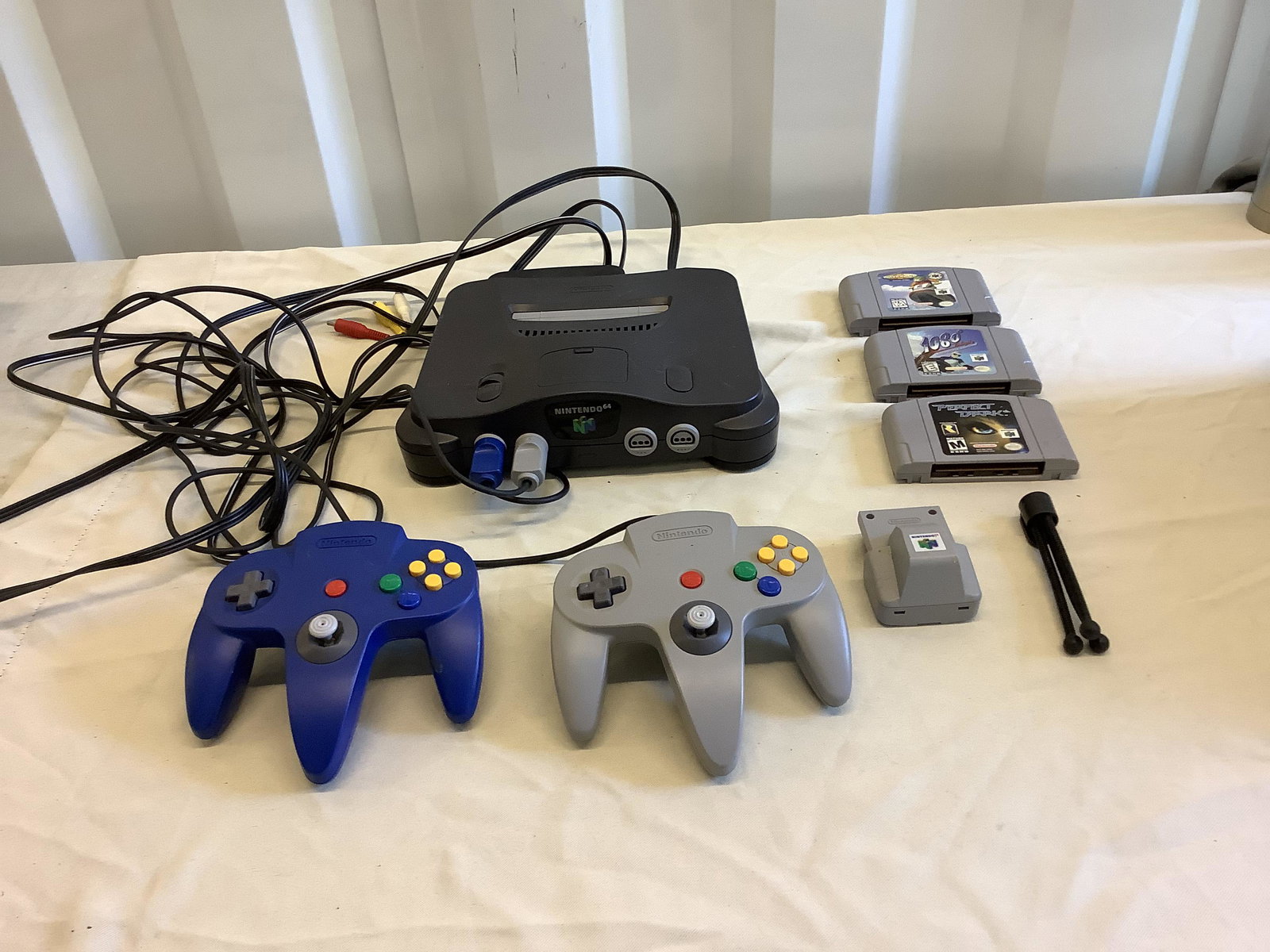 Nintendo 64 Complete with Games: Nintendo 64 Complete with Games