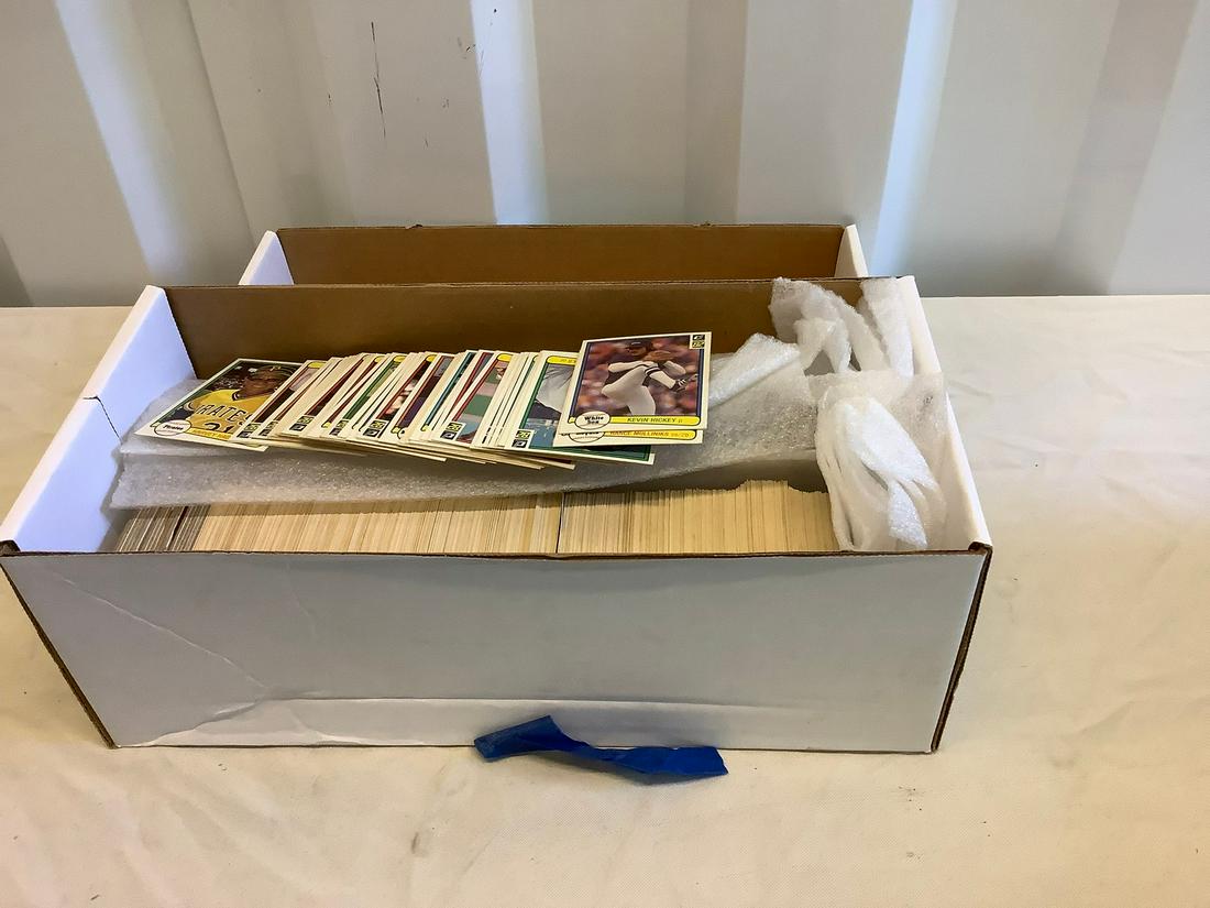 Large Lot of 1982 Donruss Baseball Cards (1 of 1)