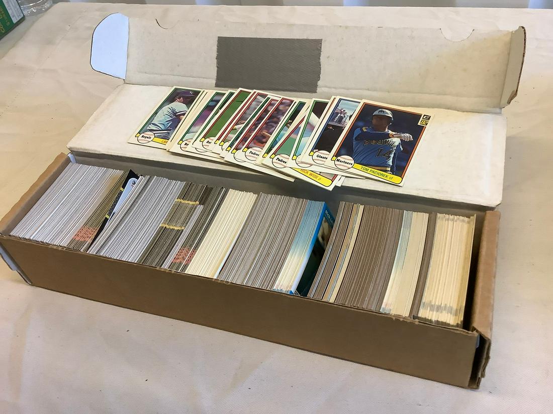 Large Lot of Assorted 1980's Baseball Cards (1 of 1)