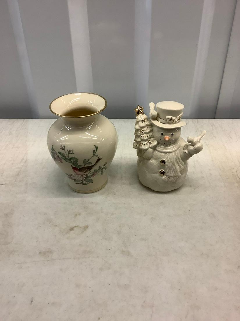 Lenox Snowman " Serenade" Vase: Lenox Snowman " Serenade" Vase