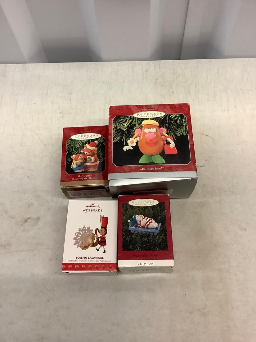 Four Hallmark XMas Ornaments: Four Hallmark XMas Ornaments