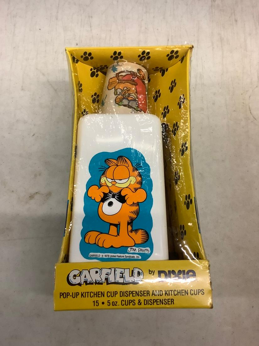 1978 Sealed "Garfield" Kitchen Cup Dispenser, Cups (1 of 1)