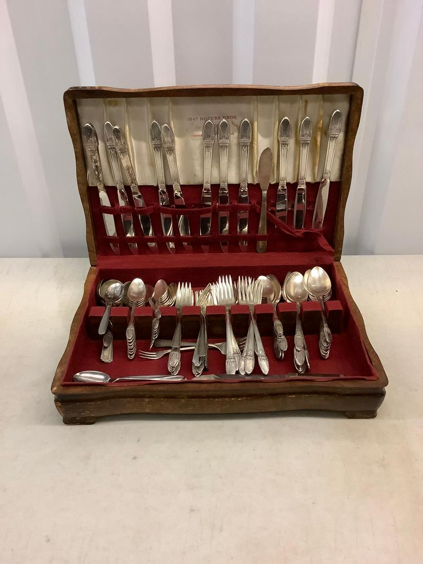 Vintage 1847 Rogers Brothers Silver Plated Flatware (1 of 1)