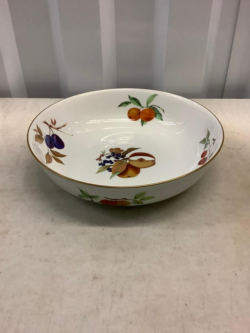 Royal Worcester Fine Porcelain Bowl: Royal Worcester Fine Porcelain Bowl