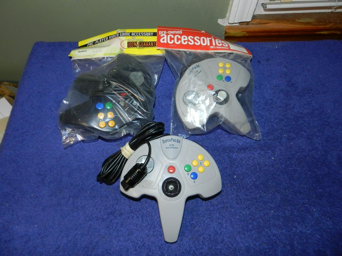 Lot 0f 3 Nintendo 64 SuperPad Controllers (1 of 1)