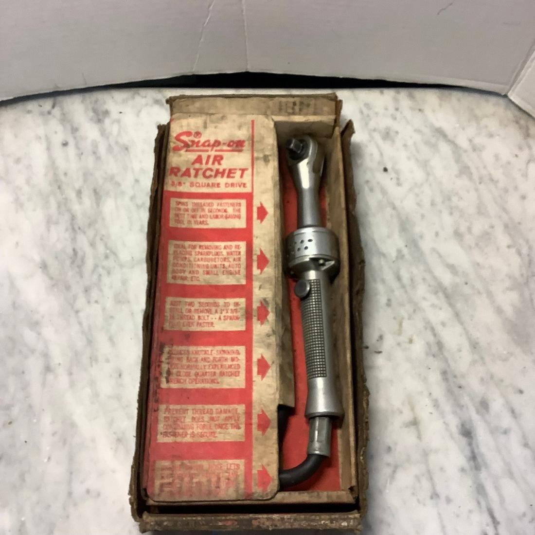 snap on air ratchet 3/8 inch square drive (1 of 1)
