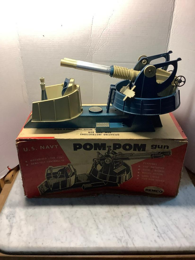 Remco U.S. Navy electric Pom Pom gun with box: Remco U.S. Navy electric Pom Pom gun with box