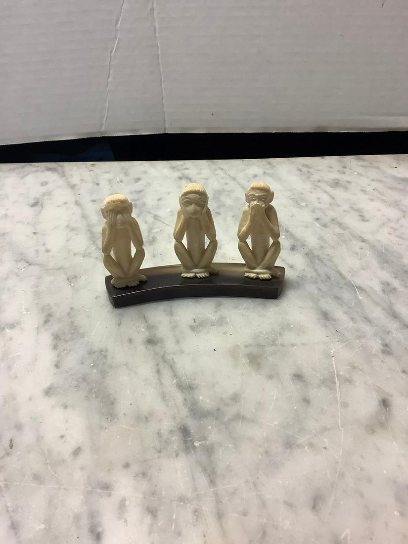 Hear no evil see no evil carved bone monkeys 2 inches: Hear no evil see no evil carved bone monkeys 2 inches tall