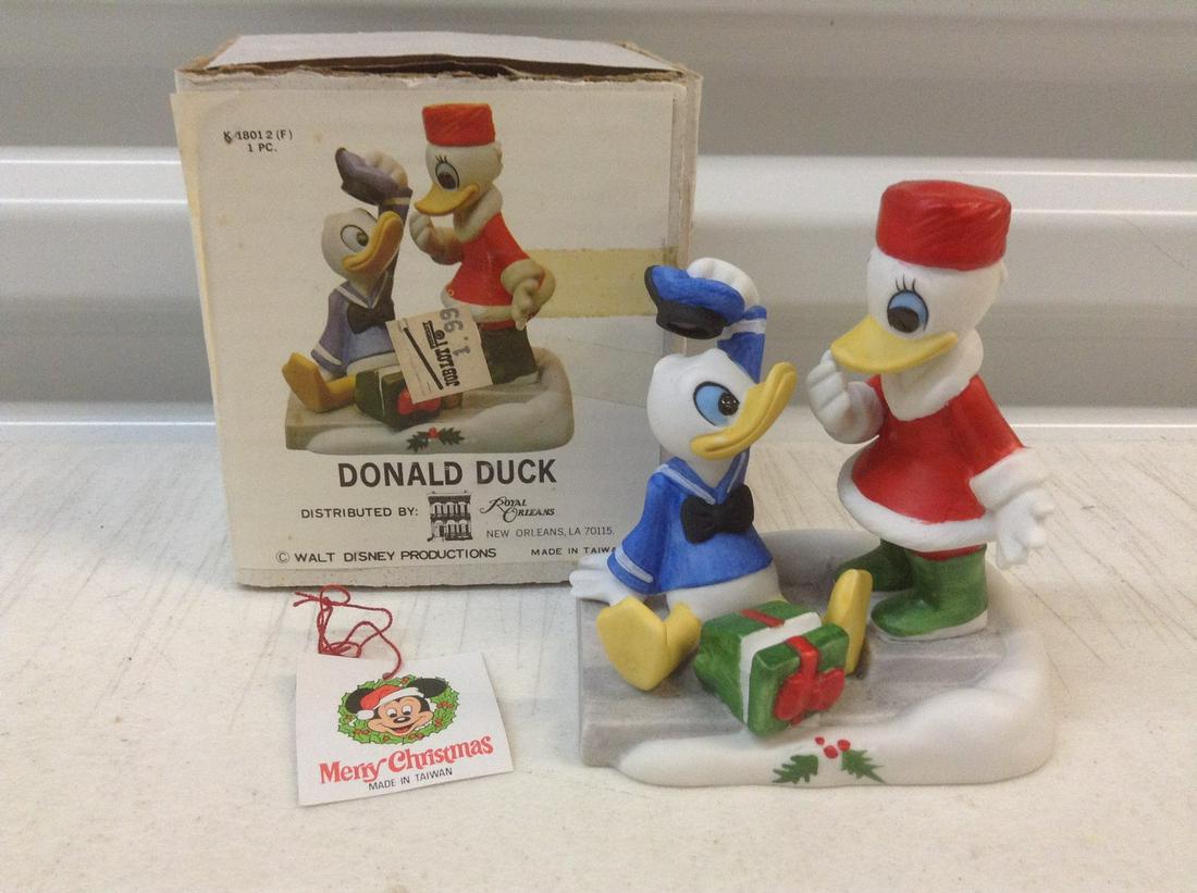Vintage Walt Disney Prod. Royal Orleans Donald and: Vintage Walt Disney Prod. Royal Orleans Donald and Daisy Duck Christmas Statue with box
