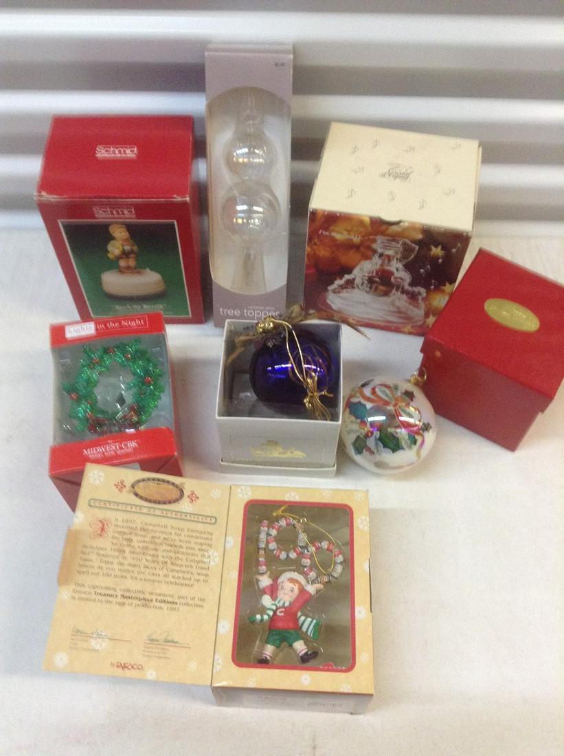Lot of Christmas Items in the box (1 of 1)