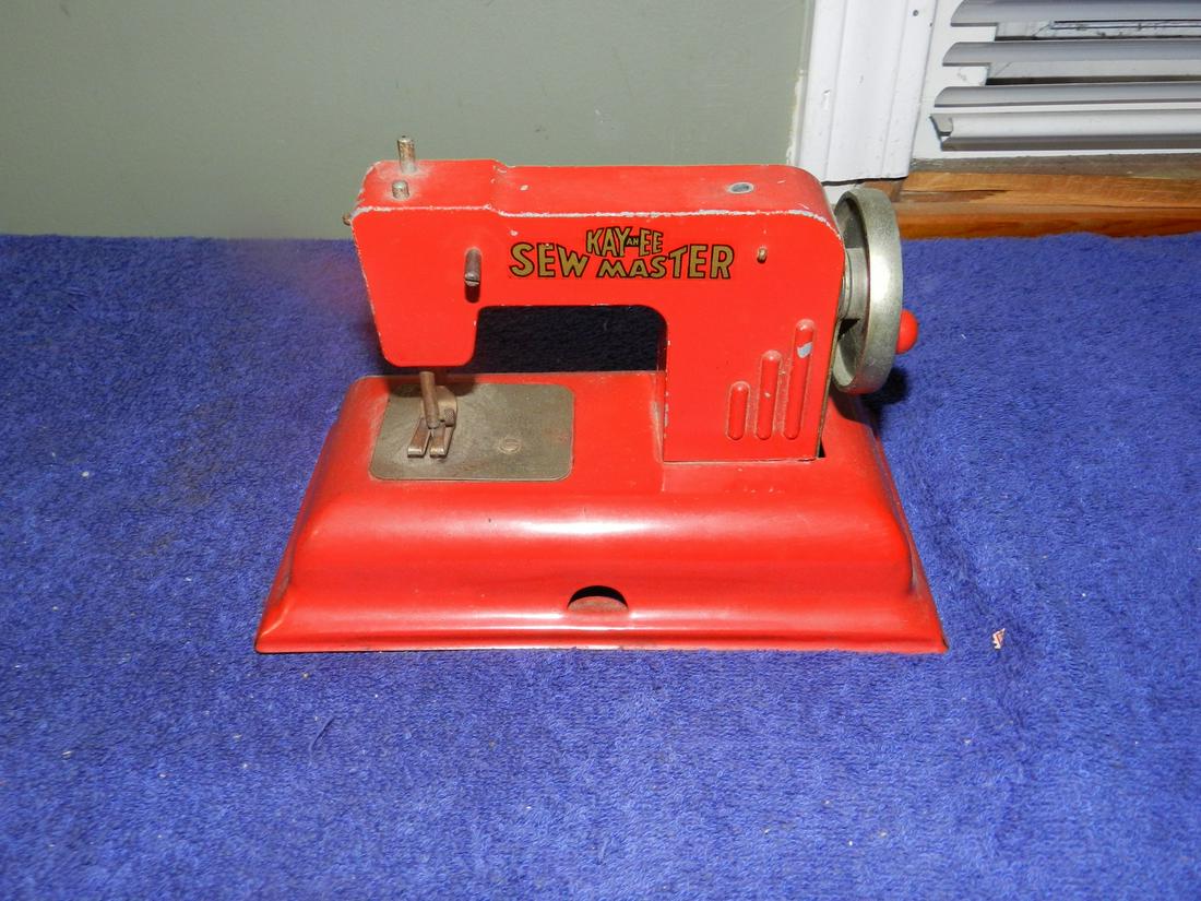 Vintage Kayanee Sew Master Kids Toy Sewing Machine (1 of 1)